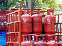 LPG Gas Cylinder: तीन महीने निशुल्क रहेगी गैस रिफिल, जानें किस तरह काम करेगी ये योजना