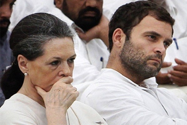 PM Cares Fund: ट्वीट को लेकर कांग्रेस अध्यक्ष Sonia Gandhi के खिलाफ कर्नाटक में FIR