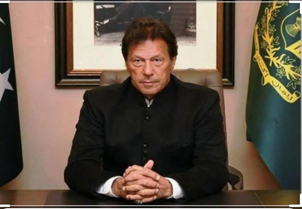 Pakistan Budget: इमरान खान ने पेश किया बजट, लाखों कर्मचारियों की सैलरी और पेंशन रोकने को मजबूर