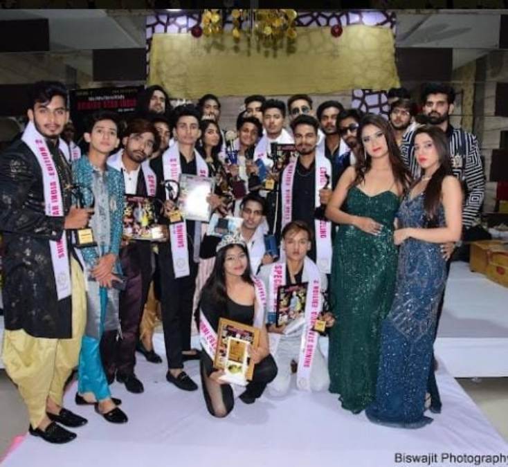 गाजियाबाद : शाइनिंग स्टार इंडिया- 2 फैशन शो का आयोजन, देशभर से बच्चों ने लिया हिस्सा